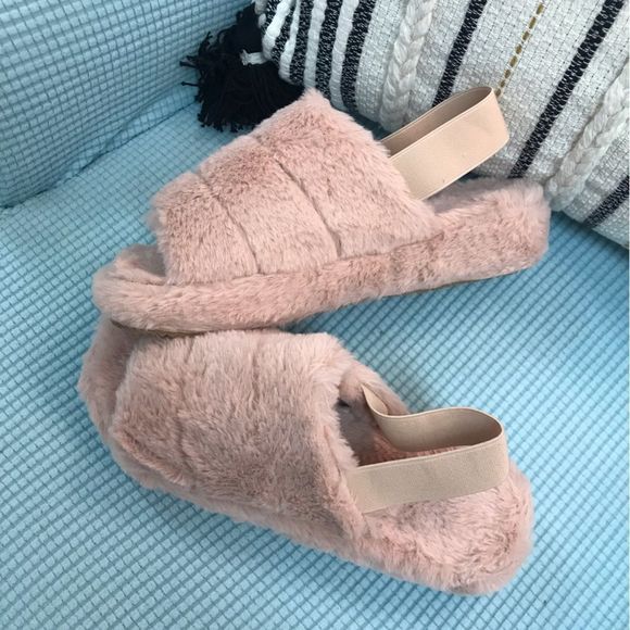 Shoes - NEW!! Slingback Fuzzy Slippers